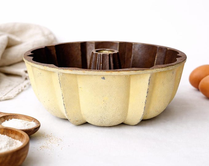 Vintage Chilton Heavy Duty Aluminum Bundt Cake Pan