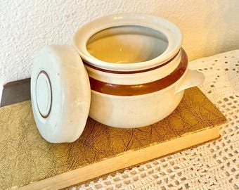 Vintage Contemporary Chateau Stoneware Sugar Bowl with Lid