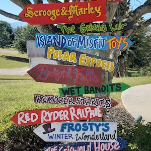 Christmas Signpost , Directional Signs , Holiday Home Decor,  Wooden Outdoor Signpost, Directional Arrow Signs, Holiday Signs for Yard