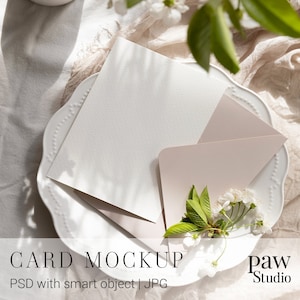 Mockup di biglietti da visita 5x7, Mockup di inviti, Mockup di matrimoni, Mockup di biglietti, Mockup di biglietti di auguri, Mockup digitale, Biglietti di auguri, Mockup di cancelleria, Busta