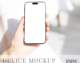 Urządzenie Telefoniczne W Rękach Na Białym I Beżowym Tle, Cyfrowy Makiet Do Promocji Przez Media Społecznościowe