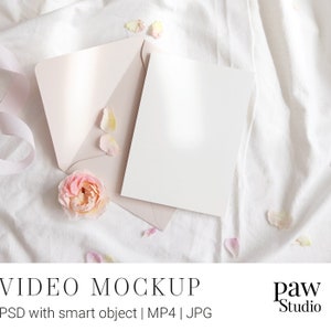 Maqueta de tarjeta de 5 x 7, maqueta de video, maqueta de invitación, maqueta de video, maqueta de presentación, maqueta de tarjeta, maqueta de boda, maqueta de Photoshop, sobre