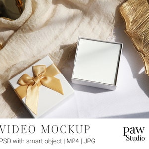 Video Karte Mockup, Quadratische Karte Mockup, Schmuck Karte Mockup, Geschenk Box Mockup, Branding Karte Mockup, Halskette Karte Mockup Schmuck flach gelegt VGC