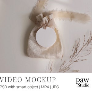 Mockupvideo, mockup met ronde sticker, bruiloftsmodel, mockup met cadeaukaartje, videomockup, videomockup, uitnodigingsmockup, mockup trouwkaart, presentatiemockup rc