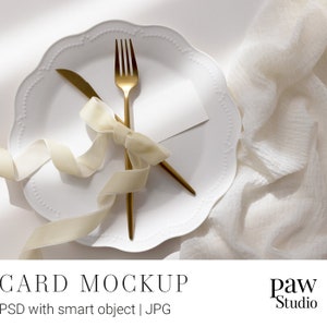 Cartes de visite, carte de remerciement, maquette d'objet intelligent, maquette Photoshop, maquette de carte de style, maquette de carte blanche, maquette sur invitation, carte de voeux