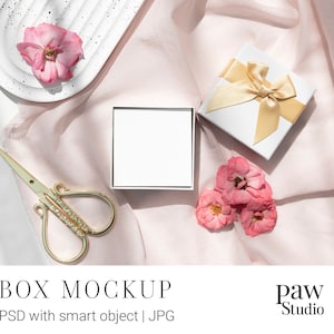 Mockup sieradendoos, vierkante kaart, mockup sieradenkaart, mockup cadeau, kaartmodel branding, mockup kettingkaart, plat gelegde sieraden, PRG