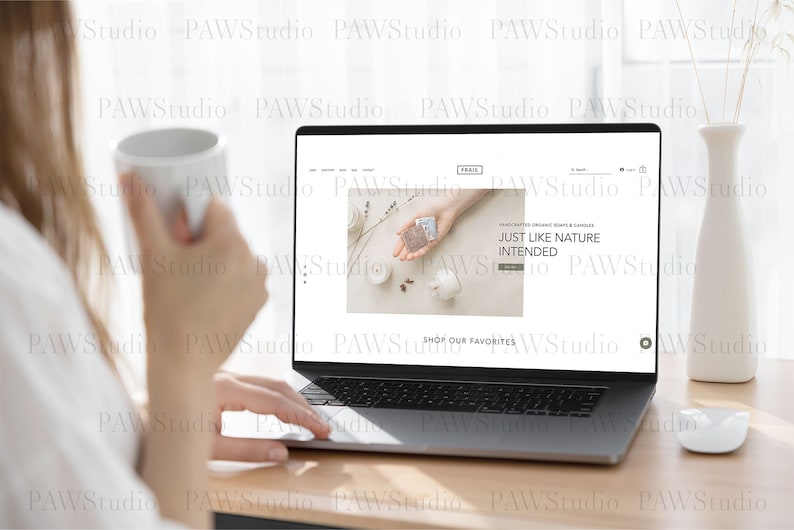 Laptop Mockup, MacBook Mockup, Device Mockup, Laptop screen mockup, Screen Mockup, Device Screen Mockup, Monitor Mockup, PSD Mockup, Computer Mockup, PSD	MacBook, Mockup PSD, Computer Mockup, MacBook PSD, Smart Object