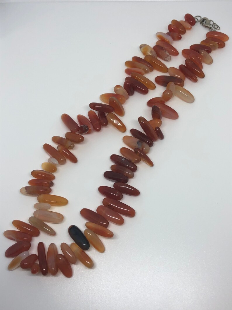 17\u201d Long. Beautiful Vintage Polished Natural Stone Beaded Necklace