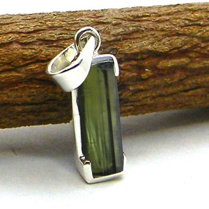 Splendid GREEN TOURMALINE pencil Gemstone Pendant,Tourmaline pencil Stone Pendant ,Unisex Stone Pendant*925-Sterling Silver HANDMADE Pendant