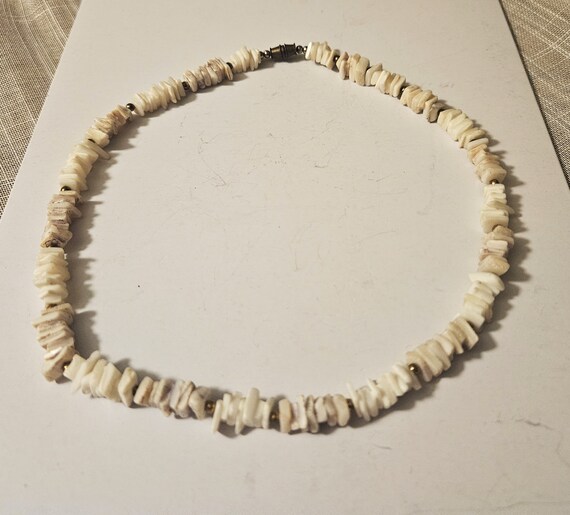 Hawaiian 16"  Puka Chips Style Sea Shell Necklace… - image 3