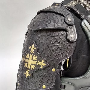 Musketeers Pauldron Pattern