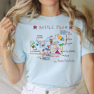 Carte du plan de bataille de Noël - couleurs confortables, chemise de film de Noël des années 90, chemise de plan de bataille Kevin, cadeaux de Noël rigolos, plan de bataille Kevin