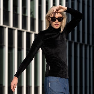 Women's black velvet turtleneck hot sale