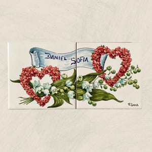 Handmålade blomhjärtan i portugisiska plattor – Perfekt vintagekonstpresent till alla hjärtans dag – Personliga namn eller speciella datum