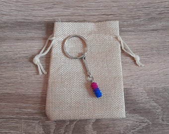 Porte-clés drapeau de la fierté bisexuelle coloré et unique fabriqué à la main avec des clous Lego – Livré avec un sac cadeau en toile de jute.