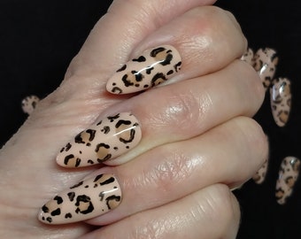 Leopard print press on nails, set of 20, hand painted. Choose your favourite shape and length.