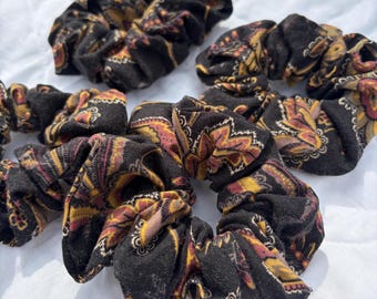 Scrunchies in Vintage Floral - Match with your Babe!