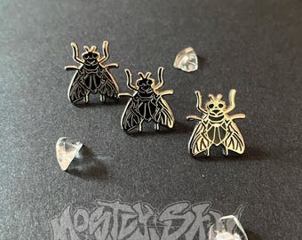 Fly Mini Enamel Pin Gothic Silver
