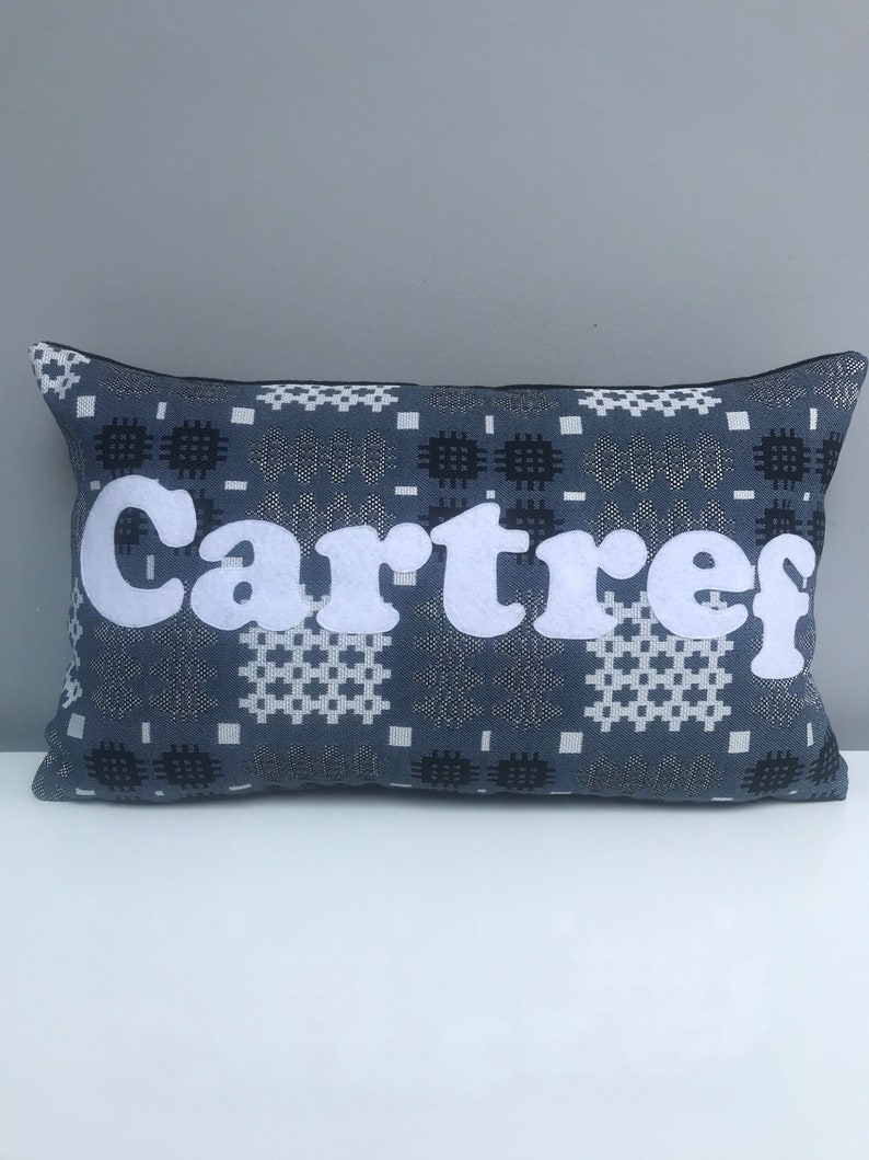 Cartref zipped cushion image 1