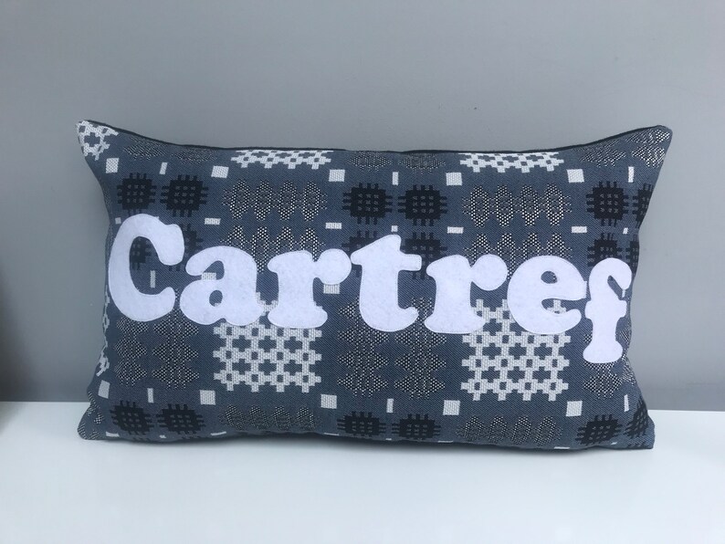 Cartref zipped cushion image 2