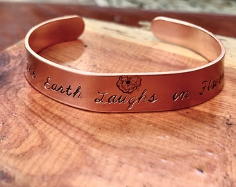 Bracciale in rame stampato a mano "La Terra ride di fiori"
