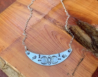 Ciondolo mandala moon timbrato a mano