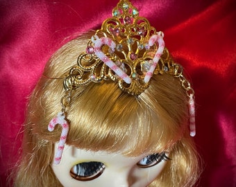 Beautiful gold filigree rhinestone “Candy cane princess” crown made to fit dolls like Neo Blythe