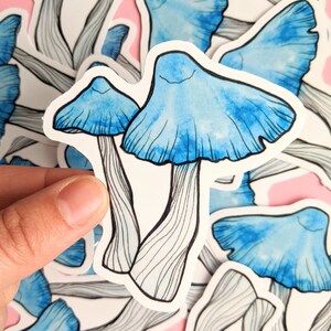 Sticker champignon bleu - Sticker pour ordinateur portable champignon vénéneux - Sticker décoratif champignon bleu ciel - petit cadeau - farce pour bas de Noël - Sticker champignons
