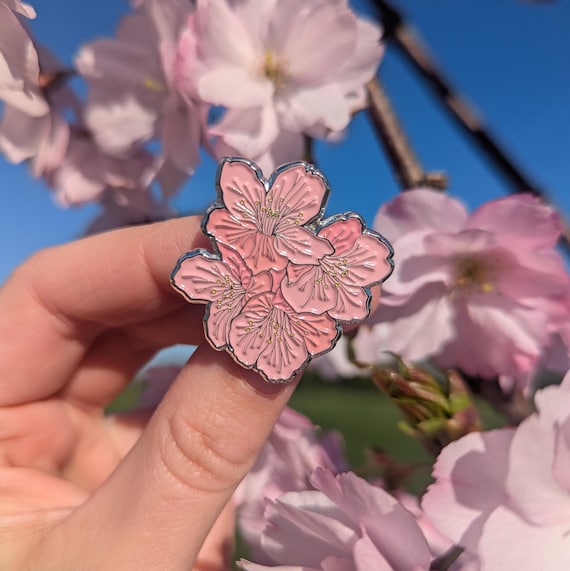 Kirschblüten Emaille Pin: Blumen Anstecknadel