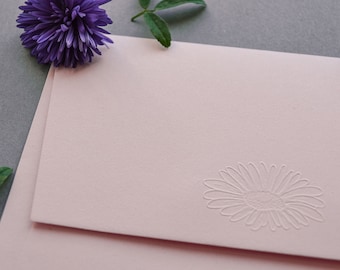 Envelope pink with embossed flower