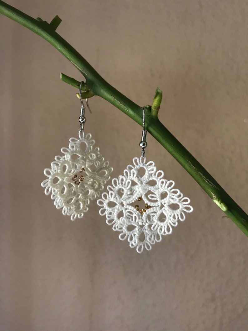 Elegant tatting lace earrings