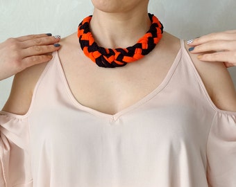 Gargantilla de tela negra y naranja para mujer, calzo textil, collar trenzado de colores gruesos, joyería de verano llamativa