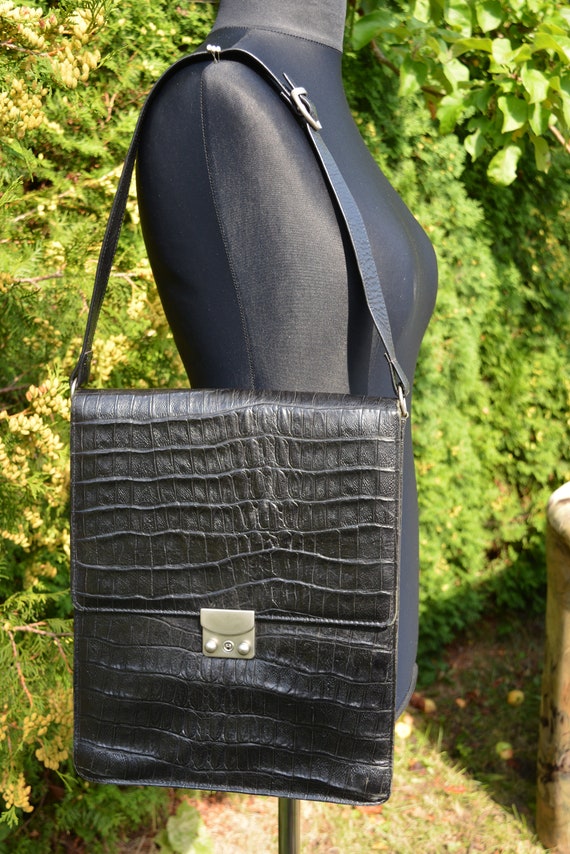 Vintage big black leather handbag 70s.
