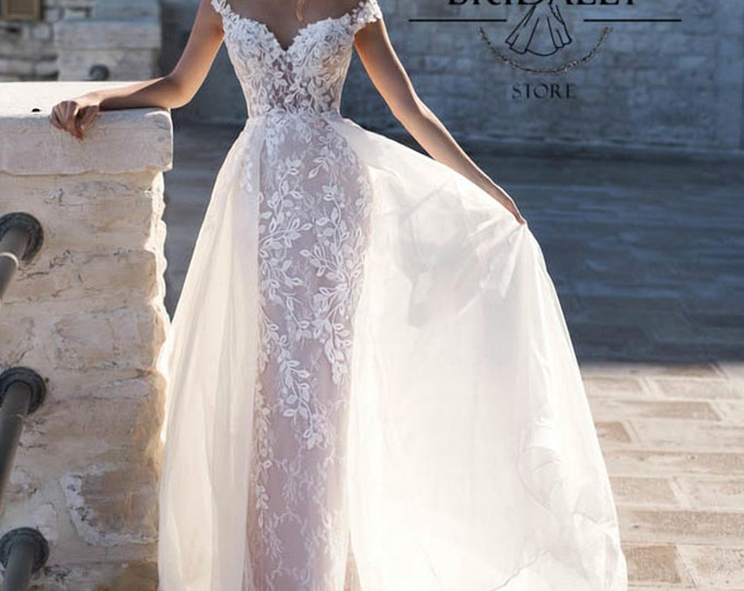 White Straps Lace Appliques Open Back Wedding Dress