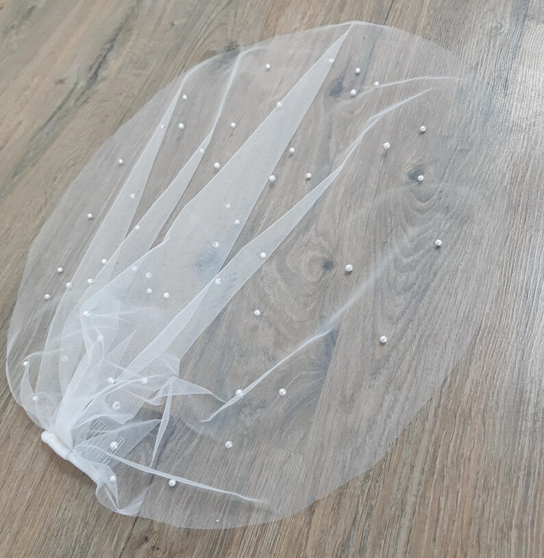 Ivory Bridal veil | Short bridal veil with pearls Ivory wedding veil Pear tulle wedding veil Minimal wedding veil