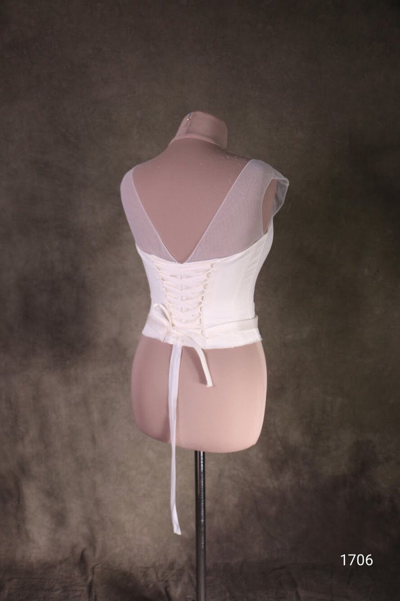 Corset robe de mariée avec manches courtes et dos ouvert Etsy