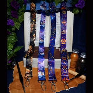 Witchy Wonders-sleutelkoord met ovale clip | Esoterische schedels | Witchy Paws | Heksenhamster | Sterrenbeelden