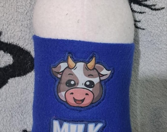 Milchflasche aus weichem plüschigem Milchkännchen