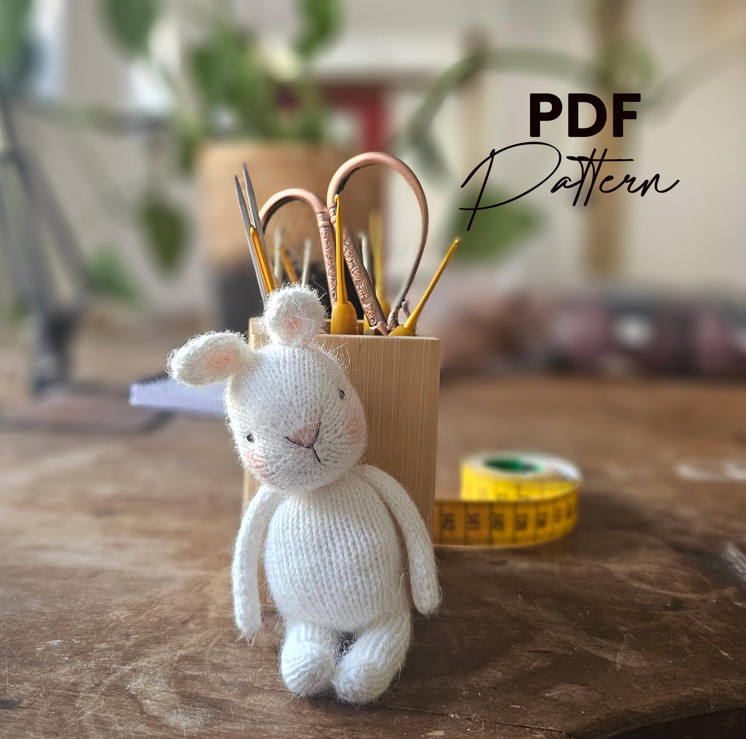 PDF編み図；ウサギ（耳付き、12～15cm）（2種類） 衣服なし。言語