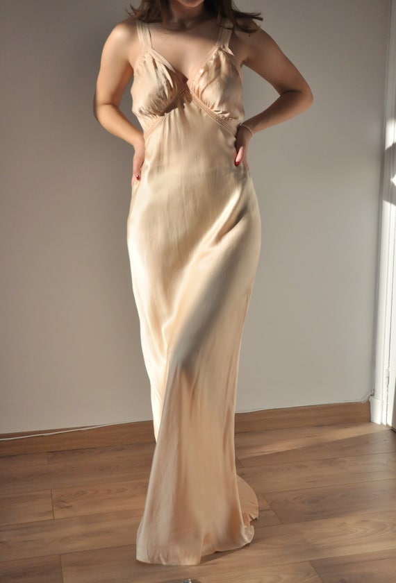 Vintage 30s/40s Barbizon long slip dress in peach