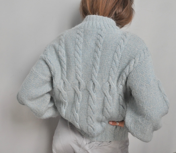 Vintage 30s hand knit chunky sweater in pastel blu