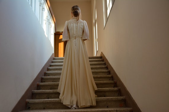 Vintage 40's Ivory Lace Train Wedding Dress ǀ 40's