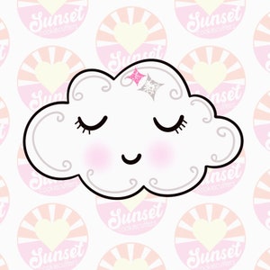 Può includere: Un tagliapasta a forma di nuvola bianca con un viso sorridente, occhi chiusi e una stella rosa glitterata in cima. Il tagliapasta è progettato per fare i biscotti.