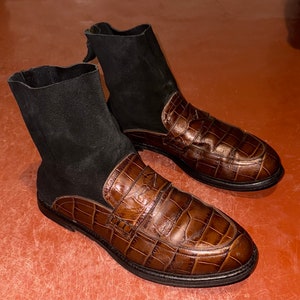 Raros botines tipo calcetín de cuero con efecto cocodrilo de Loewe originales en marrón y negro, hechos en Italia, mules, zapatos imagen 1