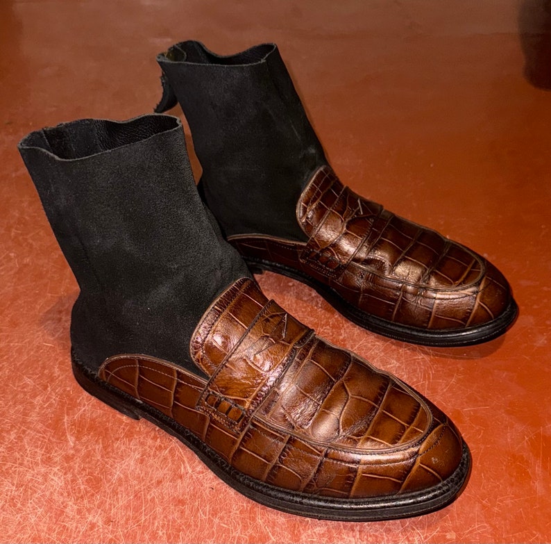 Raros botines tipo calcetín de cuero con efecto cocodrilo de Loewe originales en marrón y negro, hechos en Italia, mules, zapatos imagen 1