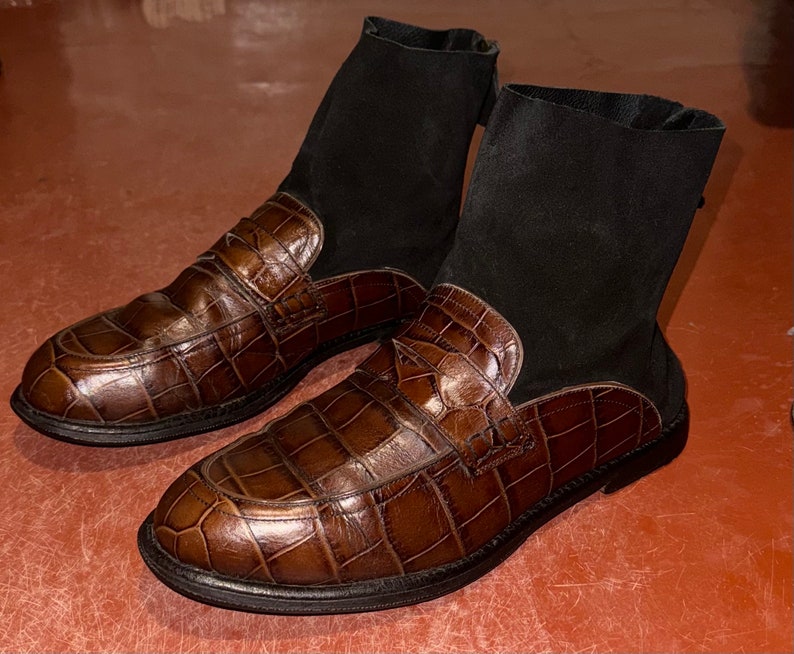 Raros botines tipo calcetín de cuero con efecto cocodrilo de Loewe originales en marrón y negro, hechos en Italia, mules, zapatos imagen 2