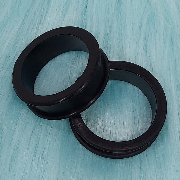 2PCS Black Silicone Flexible Ear Skin Double Flared Tunnels Plugs Ear Expander Stretcher Lobe Earrings Gauges Piercing Jewelry 28mm - 47mm