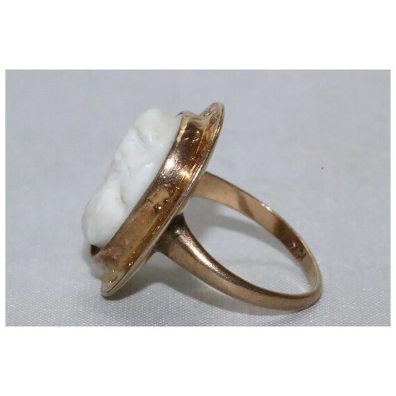 10 KT Yellow Gold Cameo Ring - image 3