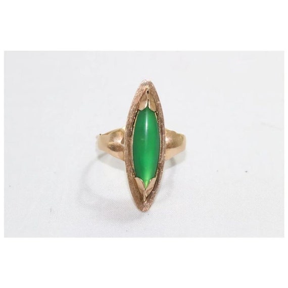 14 KT Yellow Gold Chrysoprase Ring - image 2