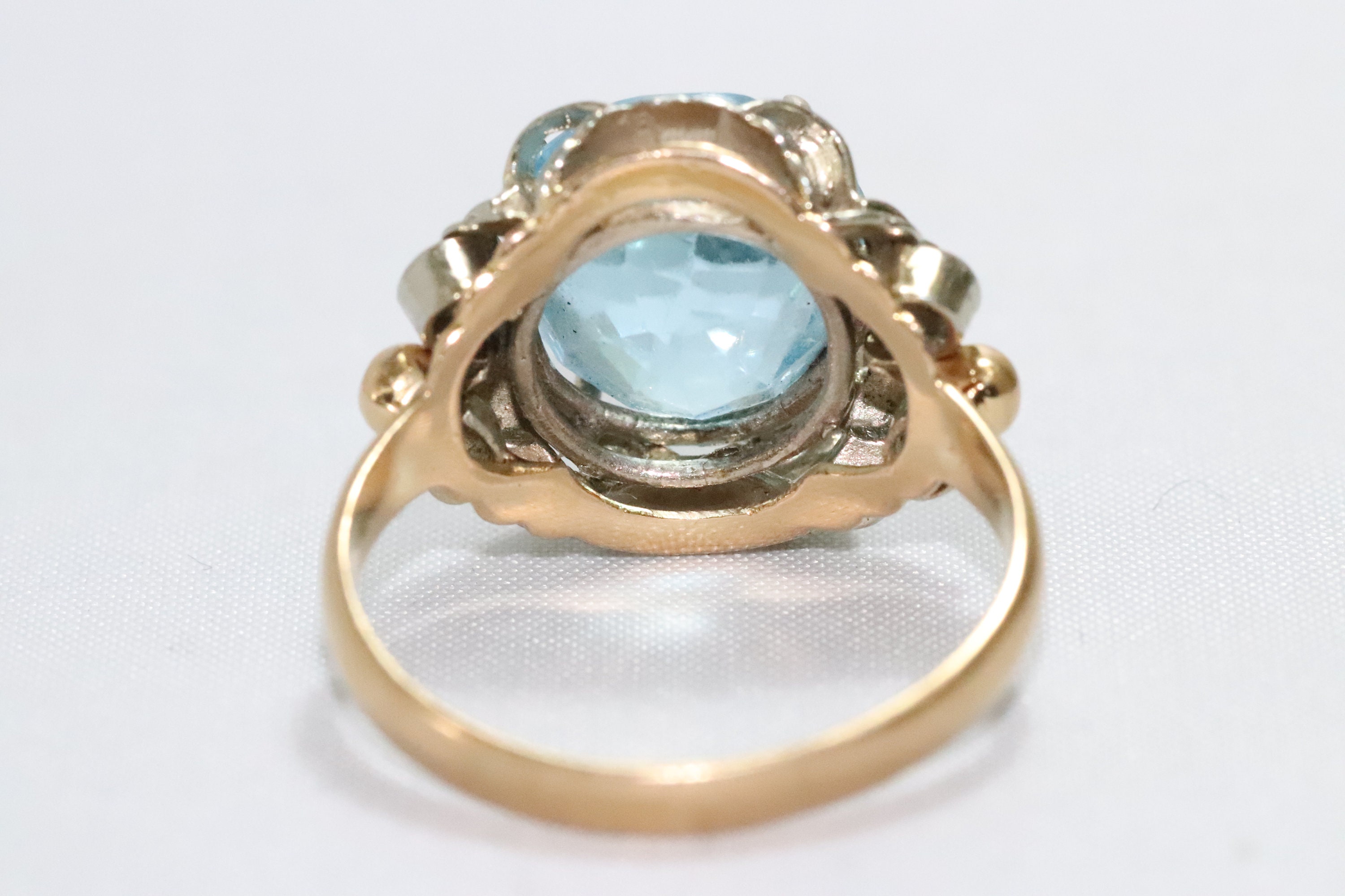 Vintage 18K Two Toned Blue Topaz Ring - Etsy